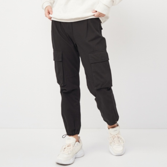 BERSHKA Black Utility Cargo Pants - 4 - Picture 3 of 17